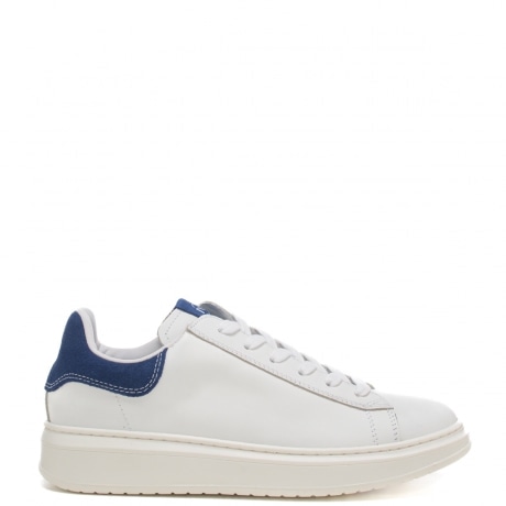 Sneakers bimbo in pelle bianca stringate con inserto blu