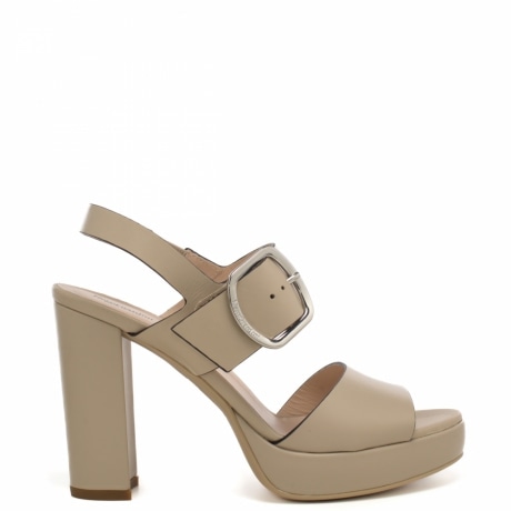 Sandali alti da donna con maxi fibbia e tacco a blocco in pelle beige