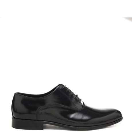 scarpe da uomo in pelle con lacci e cinque occhielli neri