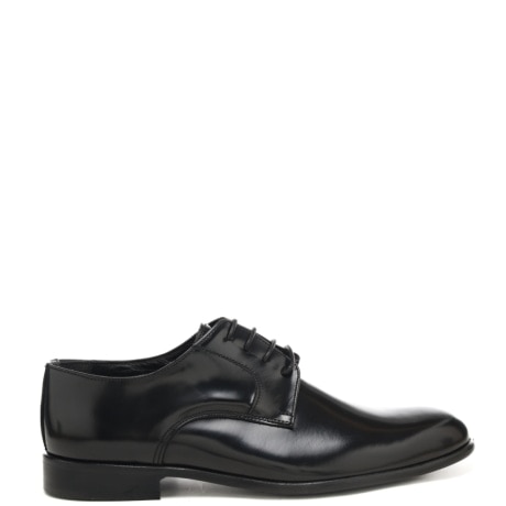 scarpe da uomo in pelle con lacci e quattro occhielli neri