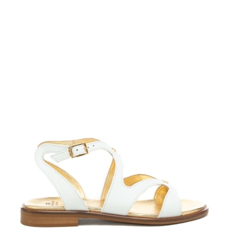 sandali da bambina con inserti laminati e medagliette loggate bianco avorio