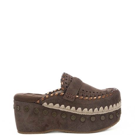 scarpe da donna clog leather overstitch in camoscio con cuciture all'uncinetto testa di moro