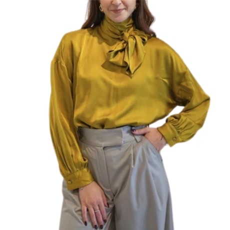 BLUSA A COLLO ALTO CON FIOCCO OLIO